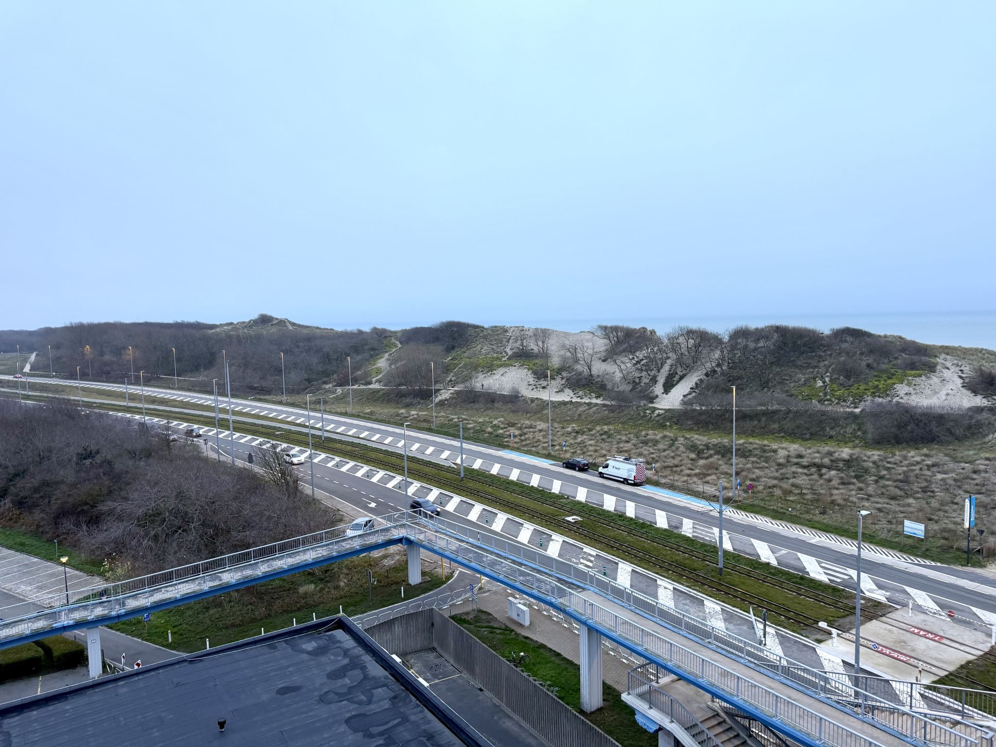 Studio 806 with balcony-Buiten