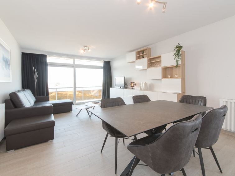 "Ref. 703", appartement 2-kamers 60 m2 op de 7e verdieping. Comfortabel en modern ingericht: woon-/slaapkamer met 1 2-pers divanbed (140 cm, lengte 200 cm), TV, Digitale TV, internationale TV-zenders ..