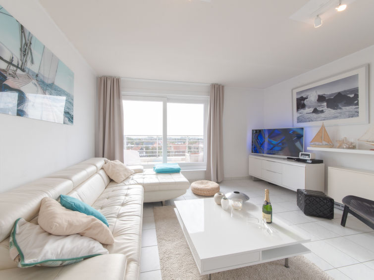 "Ref. 164", 3-Zimmer-Wohnung 70 m2 im 5. Stock. Komfortabel eingerichtet: Wohnzimmer mit Essecke, Digital-TV, Radio, CD, DVD und E-Heizung. Ausgang zur Terrasse. 1 kleines Zimmer mit 1 franz. Bett (14..