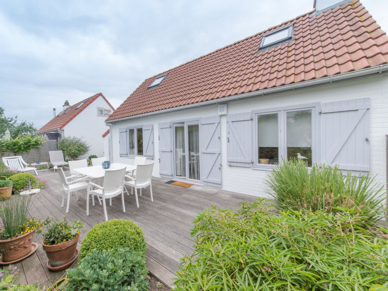 Vakantiehuis in Bredene met open haard op 600m van zee in Bredene