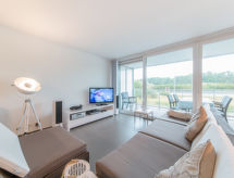 Op 300 m van zee: Ruim modern appartement in Bredene - thumbnail 1
