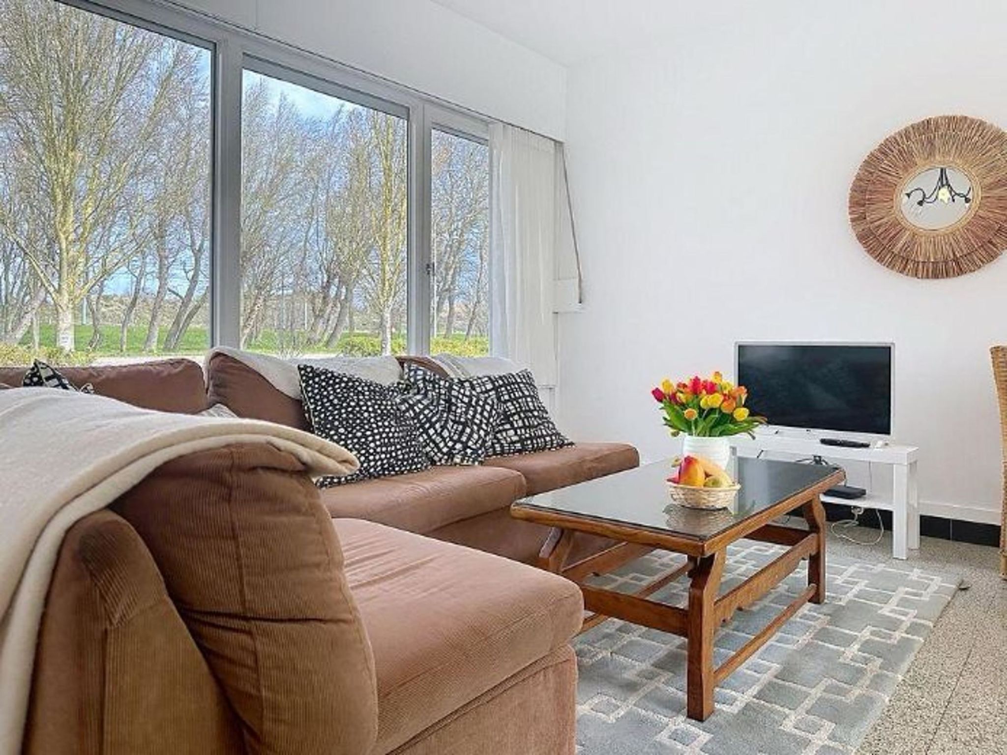 Photo of sea-kret with garden