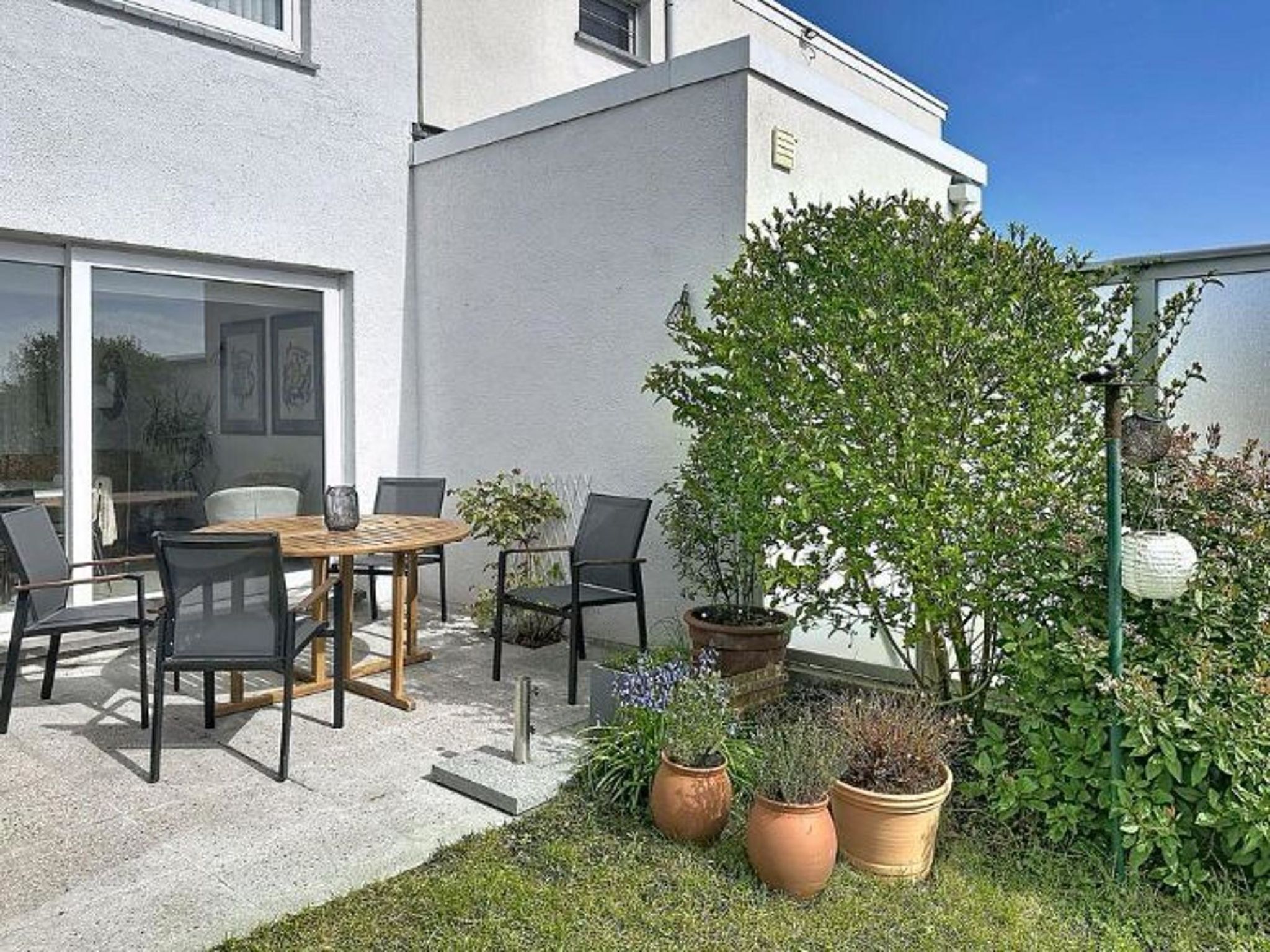 Photo of sea-kret with garden