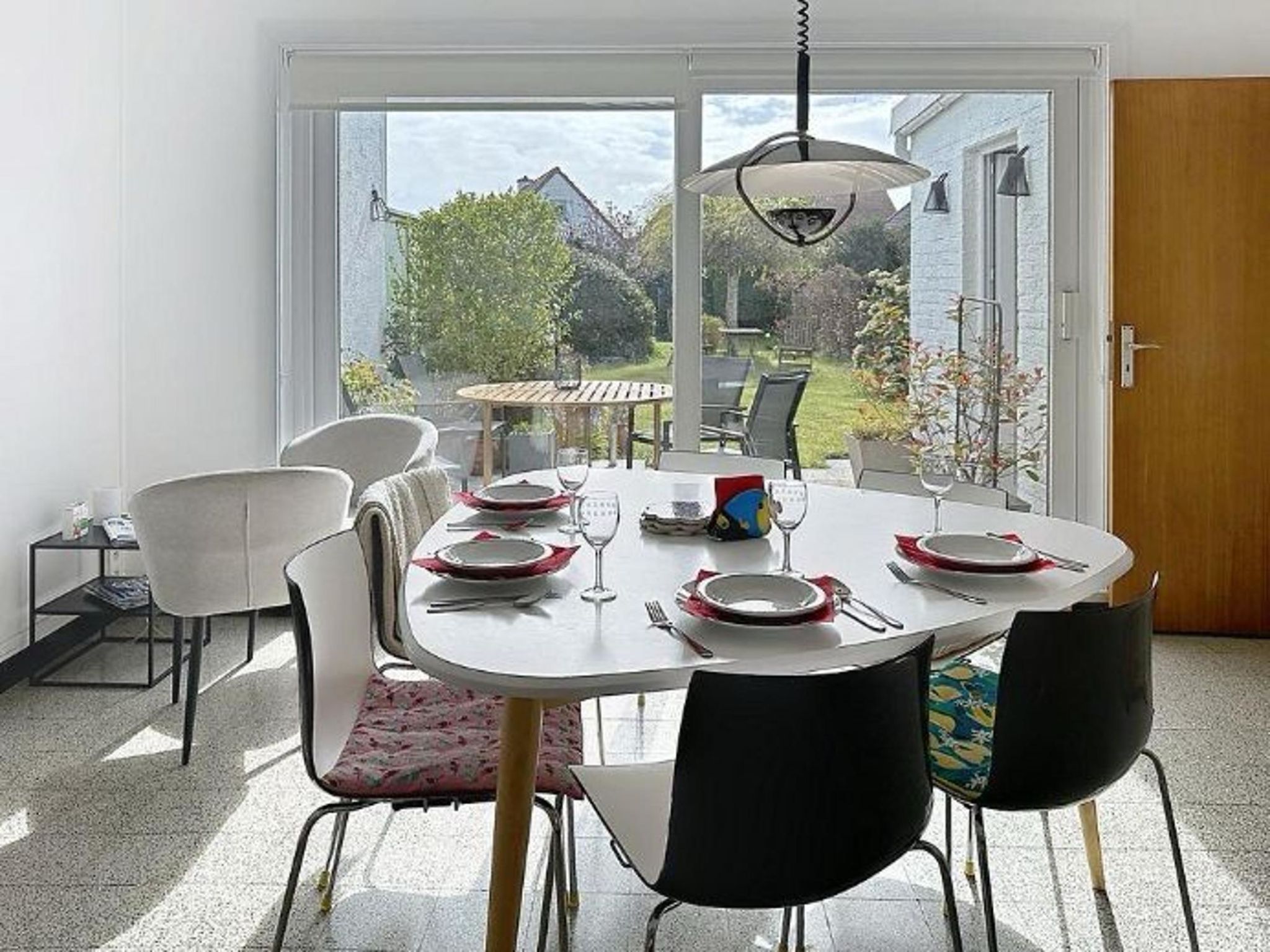 Photo of sea-kret with garden