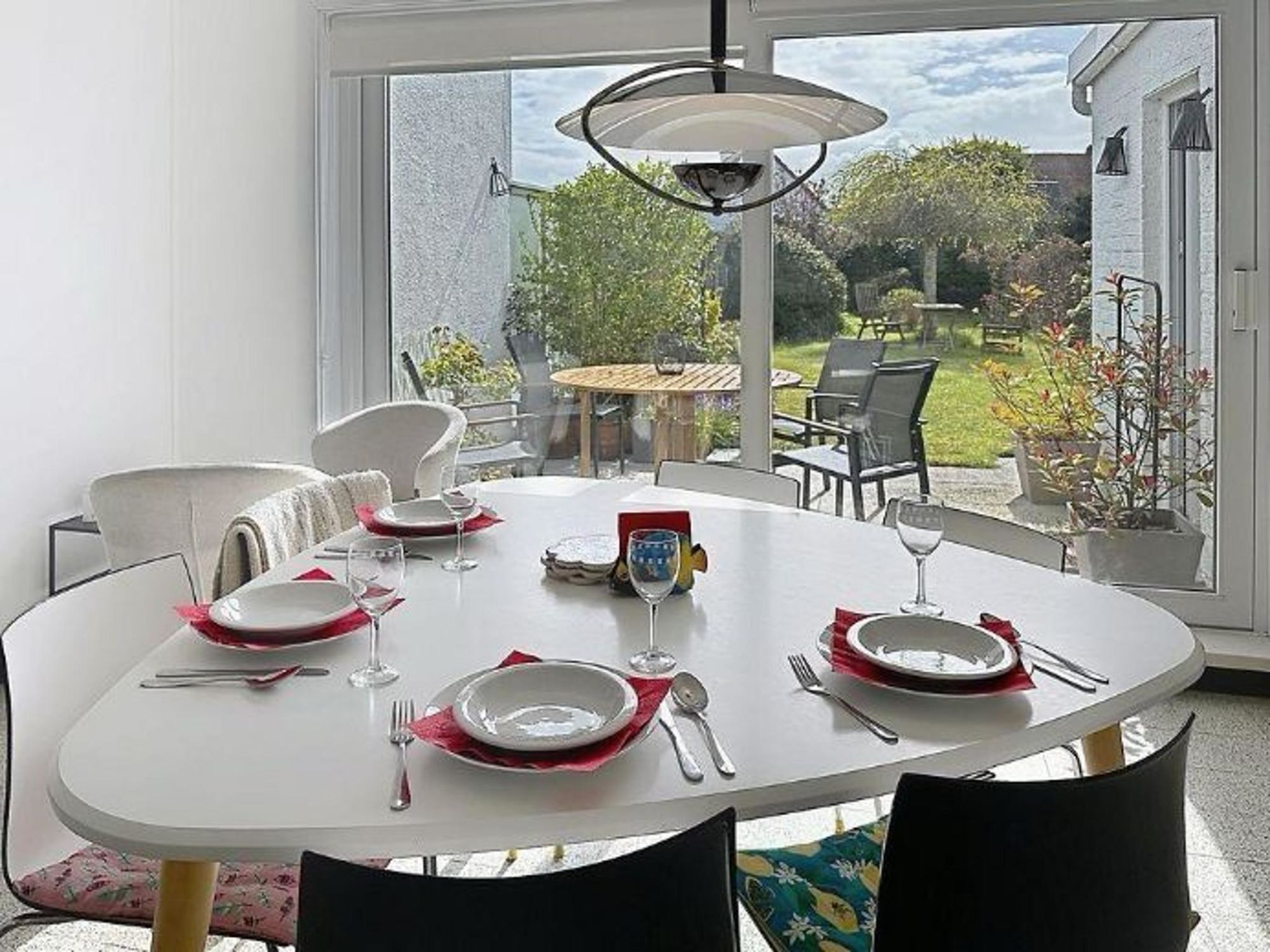 Photo of sea-kret with garden