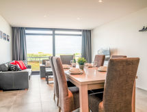 5-persoons appartement met zeezicht op 300 m van zee in Bredene - thumbnail 1