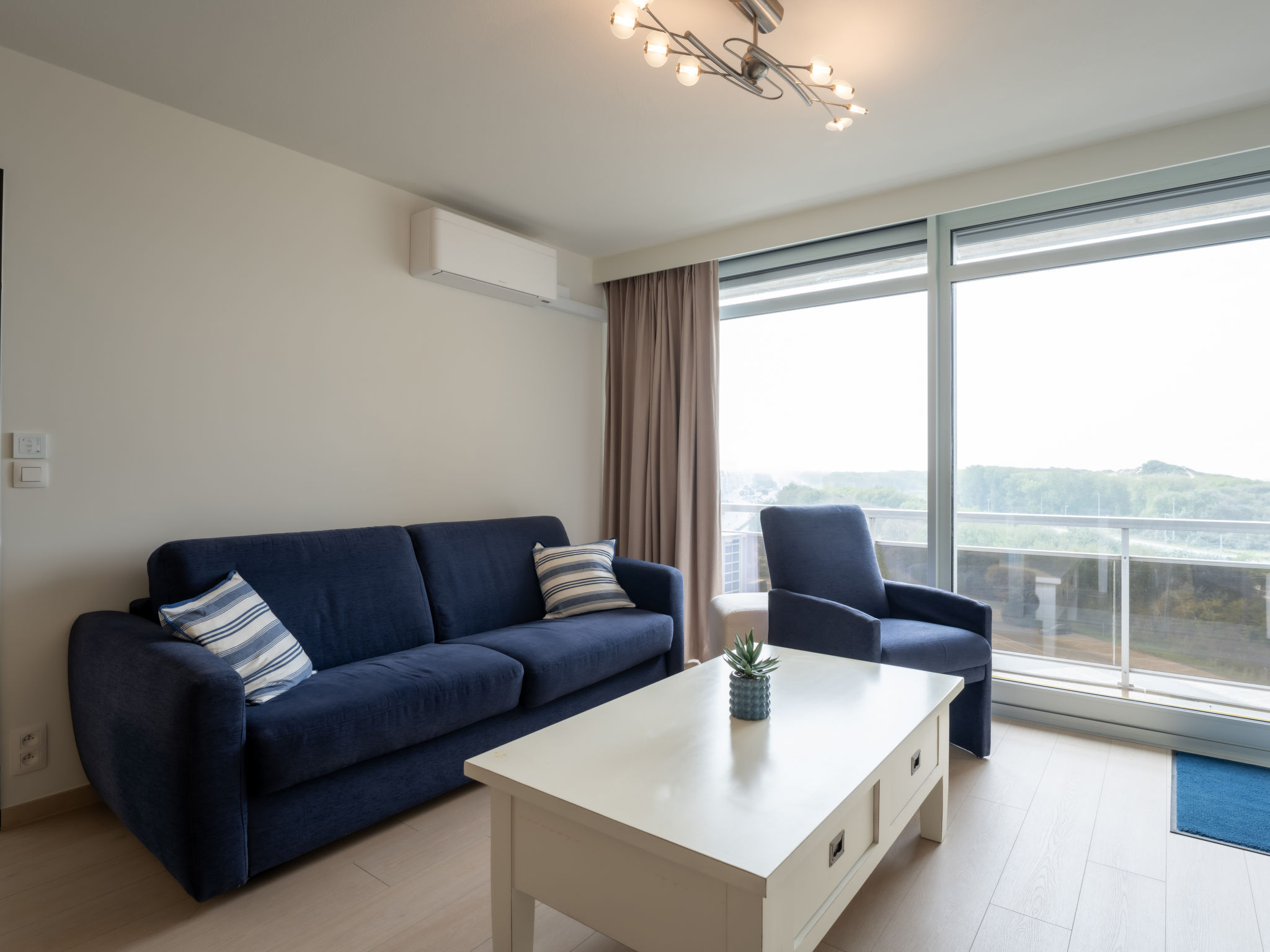Astrid with parking & airco - Drinnen