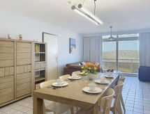6-persoons appartement met zeezicht in het centrum van Bredene - thumbnail 1