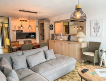 Op 300 m van zee: 4-persoons appartement in Bredene · 60 m² - thumbnail 2
