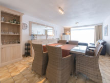Op 300 m van zee: 4-persoons appartement in Bredene · 60 m² - thumbnail 1
