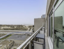 Op 300 m van zee: appartement met zeezicht in Bredene - thumbnail 4