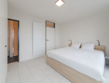 Op 300 m van zee: appartement met zeezicht in Bredene - thumbnail 3