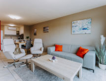 Op 300 m van zee: 4-persoons appartement in Bredene met zeezicht - thumbnail 2