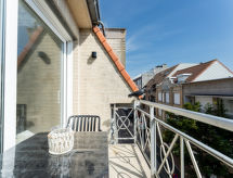 Op 300 m van het strand: 4-persoons appartement in Bredene - thumbnail 4