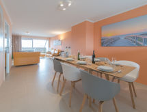 6-persoons appartement met open haard aan strand van Bredene - thumbnail 1