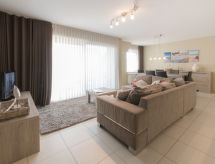 6-persoons appartement op 450 m van het strand in Bredene - thumbnail 1
