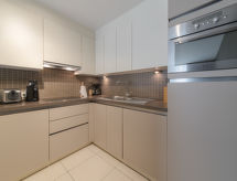 6-persoons appartement op 450 m van het strand in Bredene - thumbnail 3