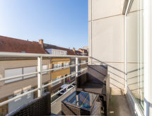 Zandloper met balkon: Ruim appartement voor 5 aan de kust in Bredene - thumbnail 2