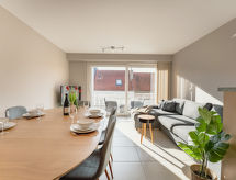 Zandloper met balkon: Ruim appartement voor 5 aan de kust in Bredene - thumbnail 4