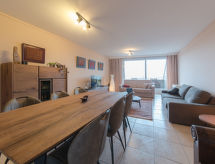 Aan het strand: ruim appartement met zeezicht in Bredene - thumbnail 2