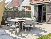 Op 600 m van zee: Vrijstaand vakantiehuis met verwarmd zwembad in Bredene - thumbnail 1