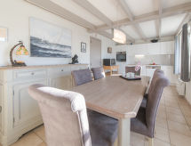 Op 600 m van zee: Vrijstaand vakantiehuis met verwarmd zwembad in Bredene - thumbnail 6
