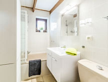 Vakantiehuis met open haard en verwarmd zwembad in Bredene, 600 m van zee - thumbnail 6