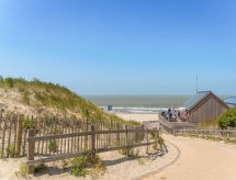Op 450 m van het strand: modern 4-persoons appartement in Bredene - thumbnail 6