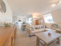 4-persoons appartement op 400 m van het strand in Bredene - thumbnail 1