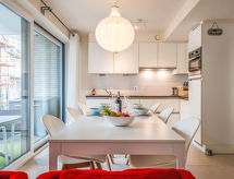 Op 400 m van het strand: modern 4-persoons appartement in Bredene - thumbnail 6