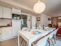 Op 400 m van het strand: modern 4-persoons appartement in Bredene - thumbnail 4