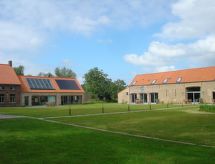 Authentiek vakantiehuis in Jabbeke met zwembad, tuin en terras - thumbnail 1