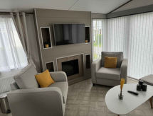 Modern chalet aan het water met zwembad en terras in Jabbeke - thumbnail 2