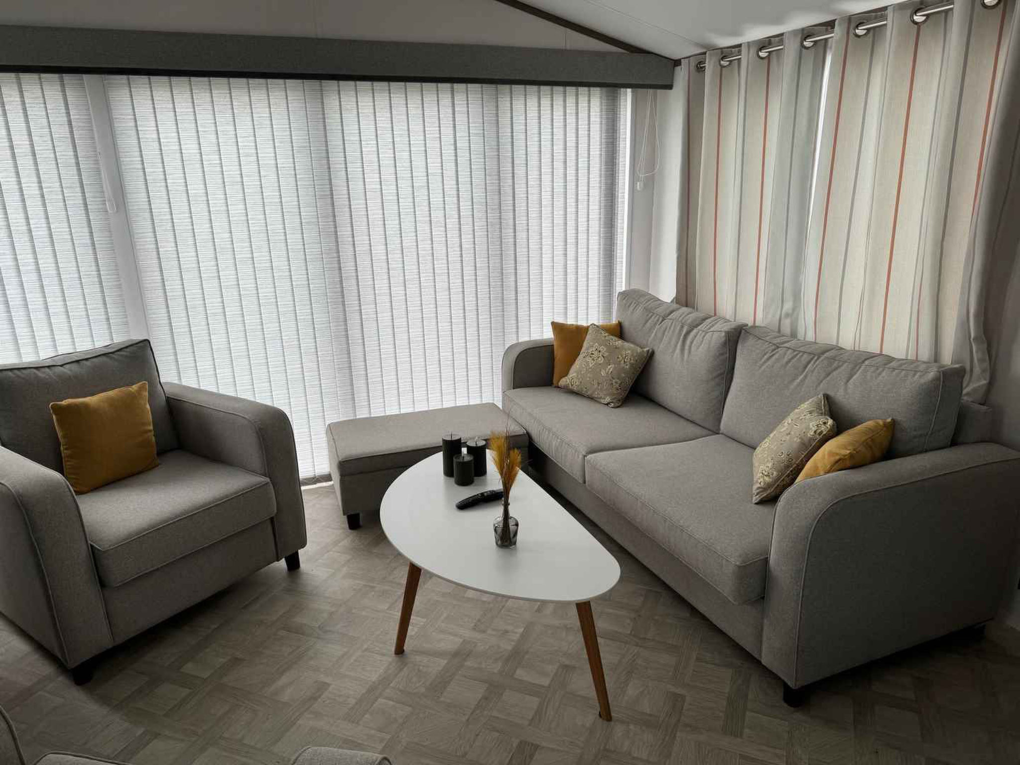 Geniet van een ontspannen verblijf in ons Luxe Chalet voor 4 personen op het prachtige domein Klein Strand. 

Deze moderne accommodatie biedt alle comfort die je nodig hebt voor een zorgeloze vakantie..