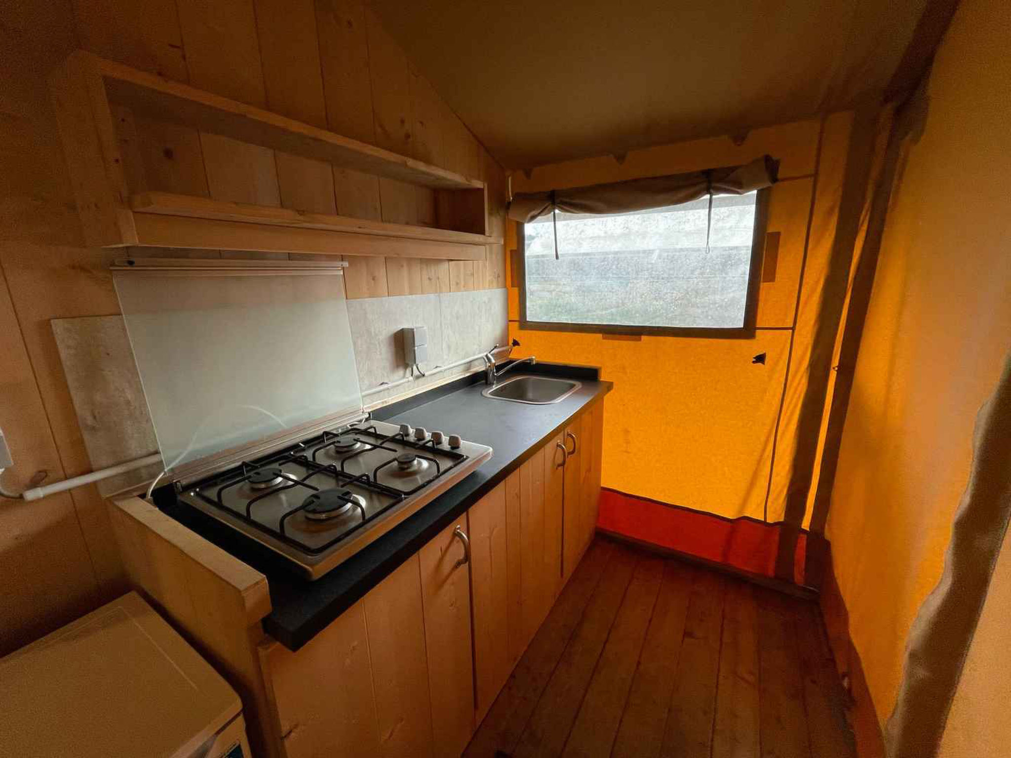 Op 1 km van het centrum van Jabbeke: 4-persoons vakantiehuis met meerzicht - foto 5