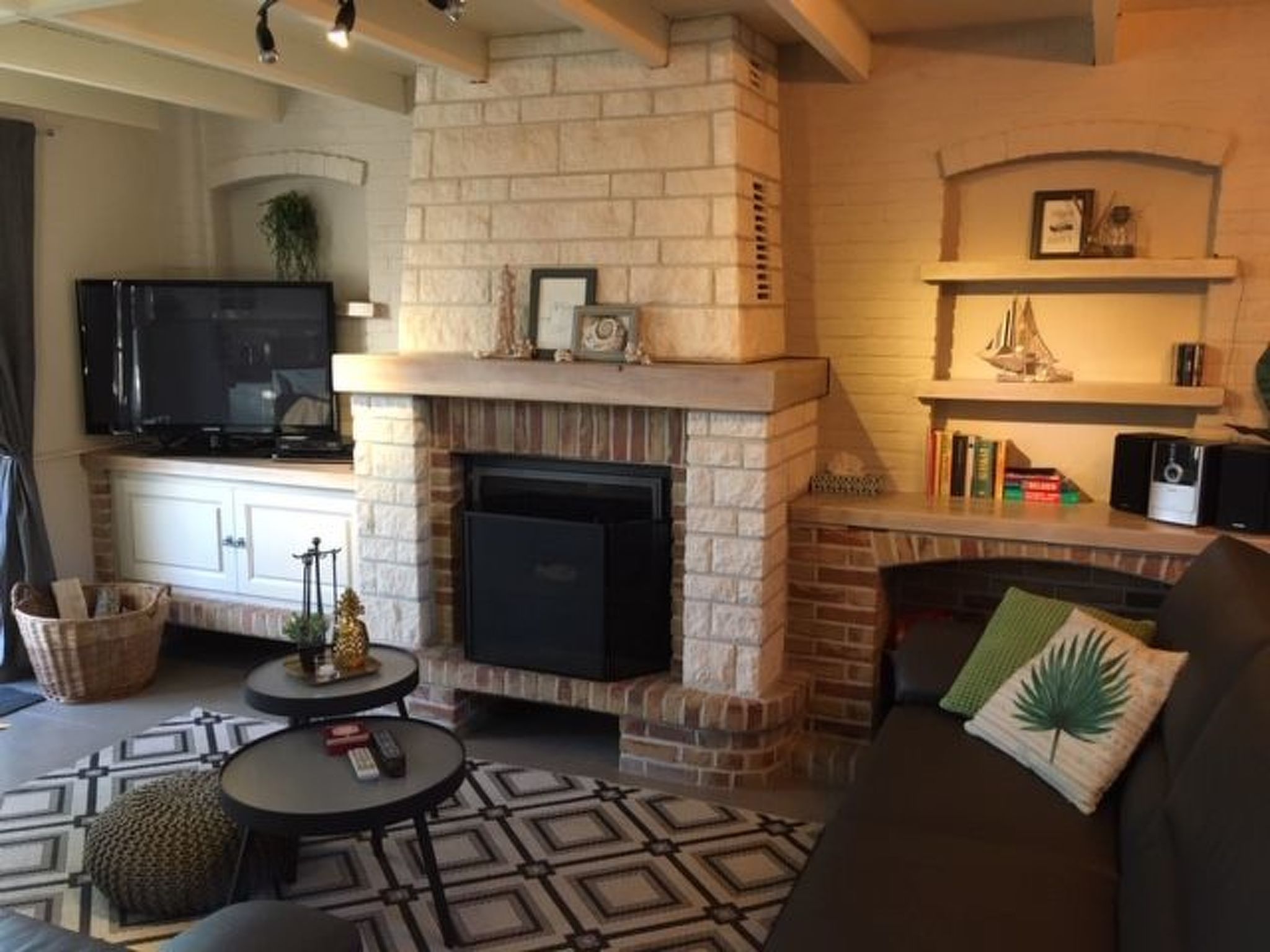 Zonneweelde bei Dünen und Wald-Inside