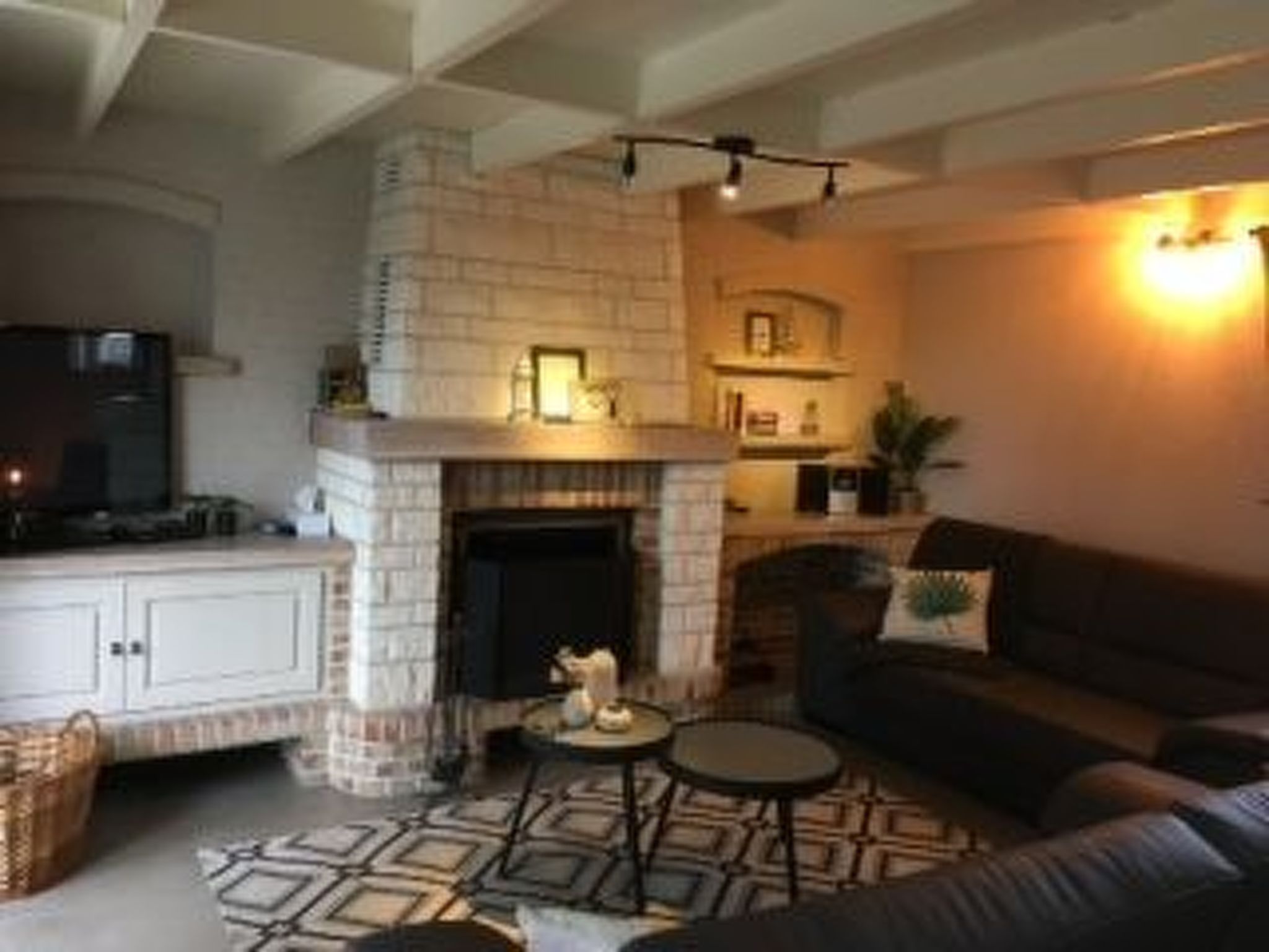 Zonneweelde bei Dünen und Wald-Inside