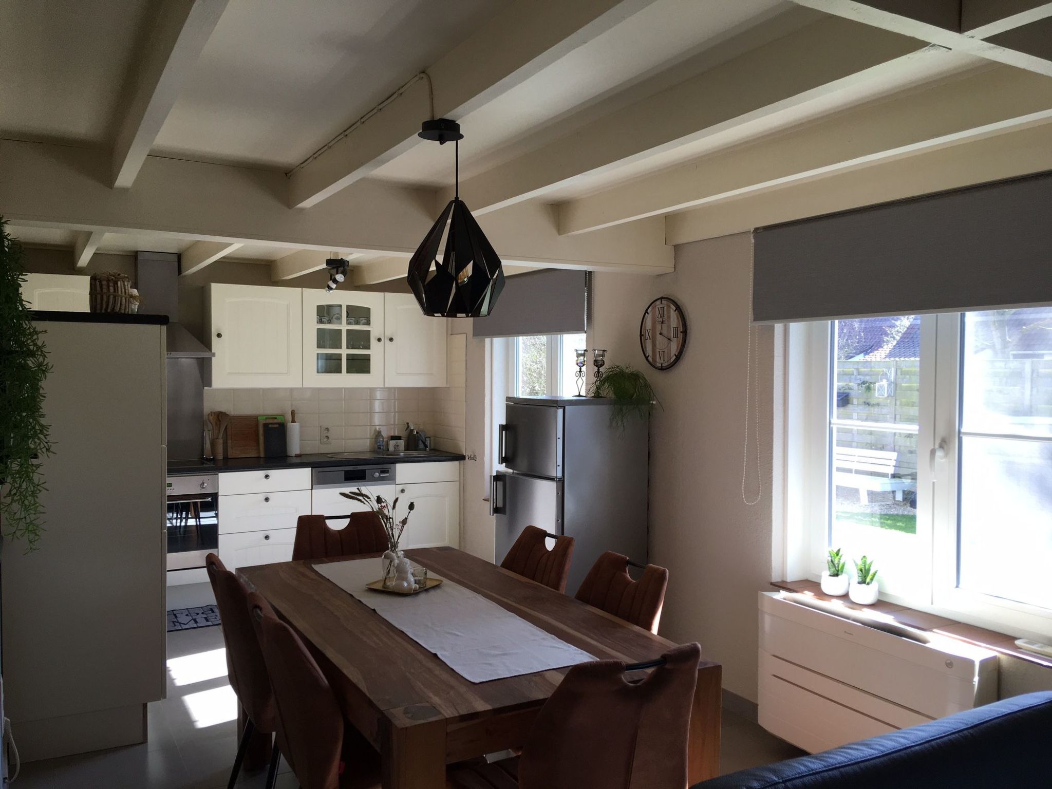 Zonneweelde bei Dünen und Wald-Inside