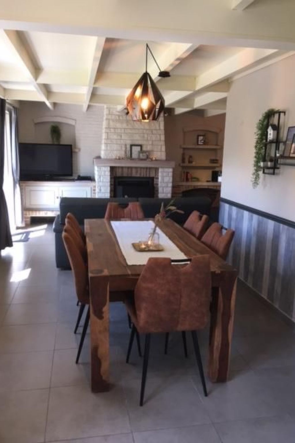 Zonneweelde bei Dünen und Wald-Inside