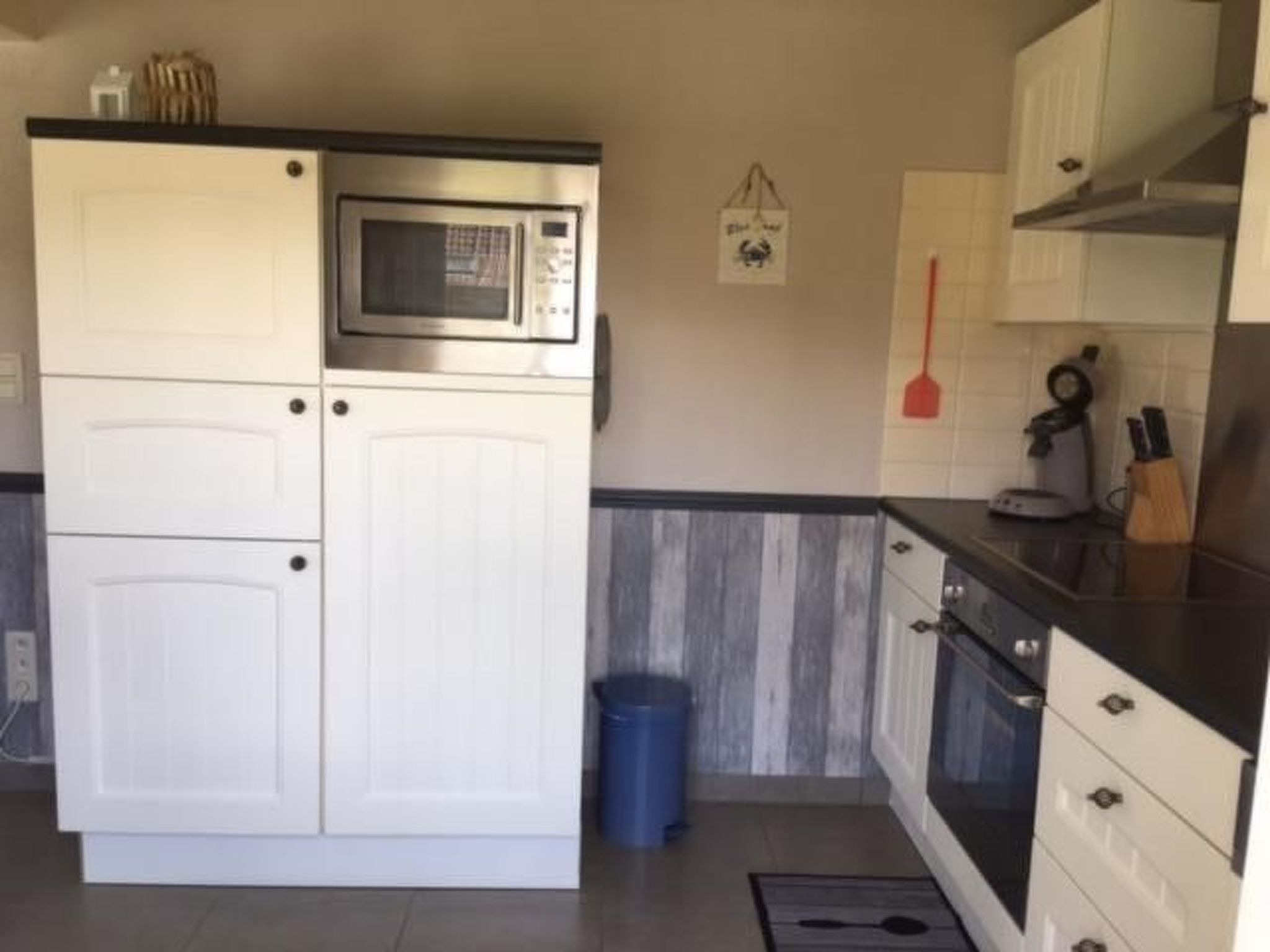 Zonneweelde bei Dünen und Wald-Inside