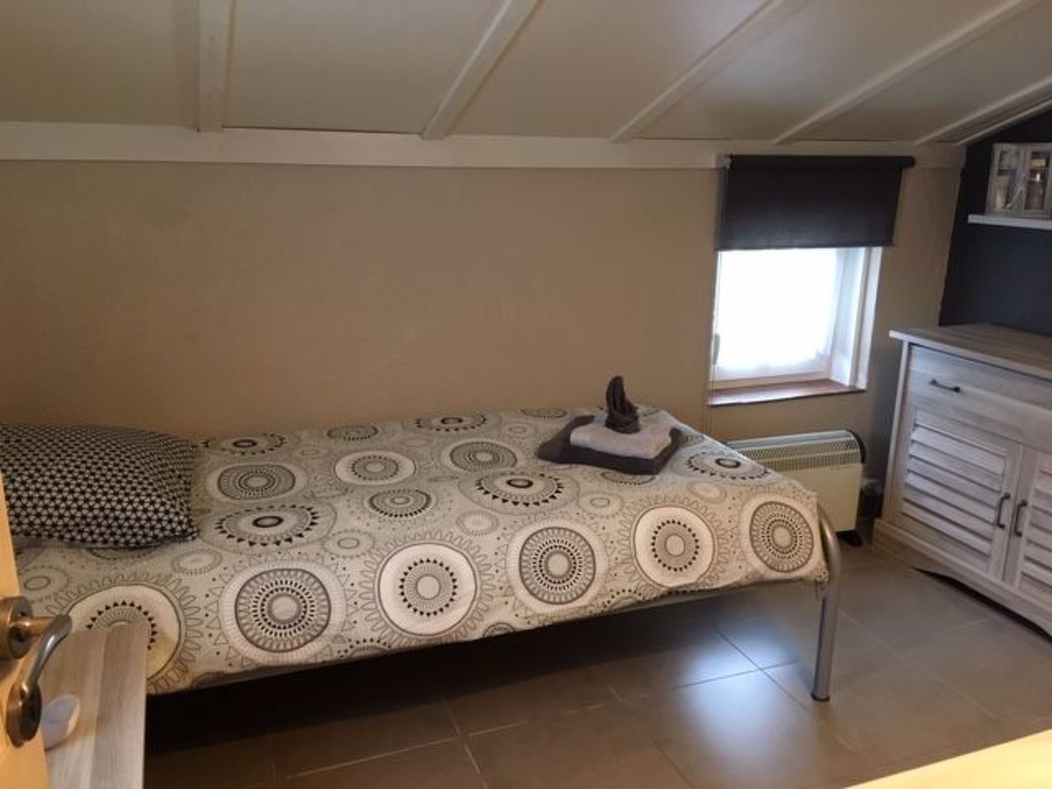 Zonneweelde bei Dünen und Wald-Inside