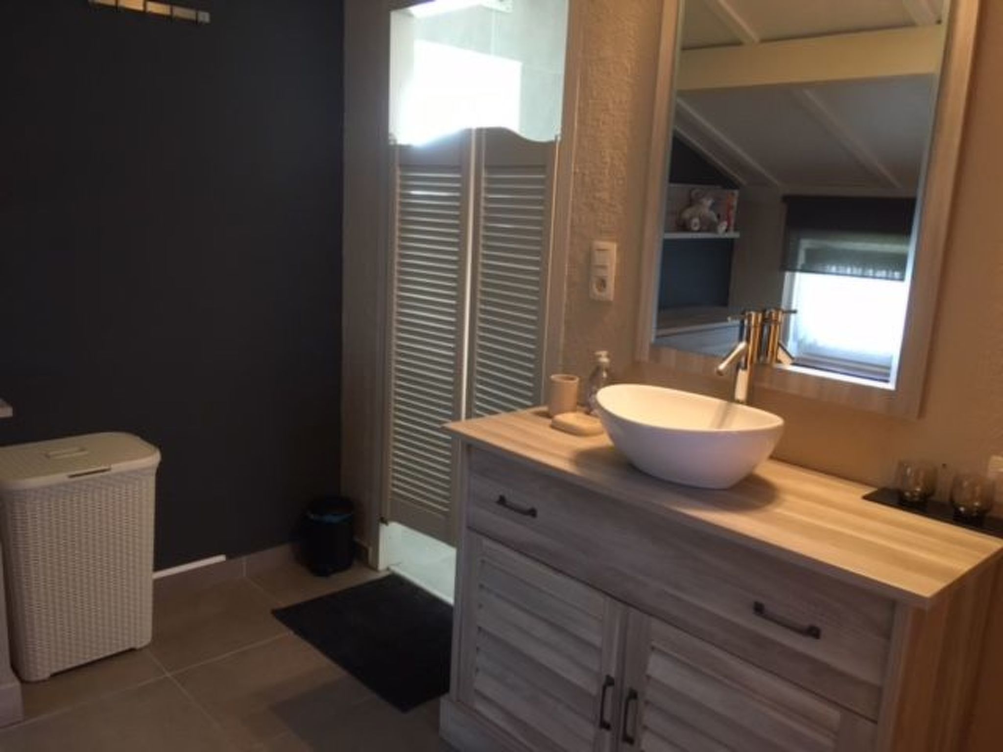 Zonneweelde bei Dünen und Wald-Inside