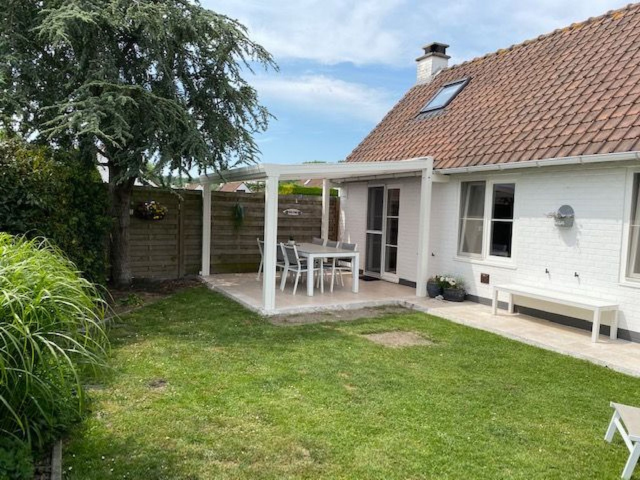 Zonneweelde bei Dünen und Wald-Inside