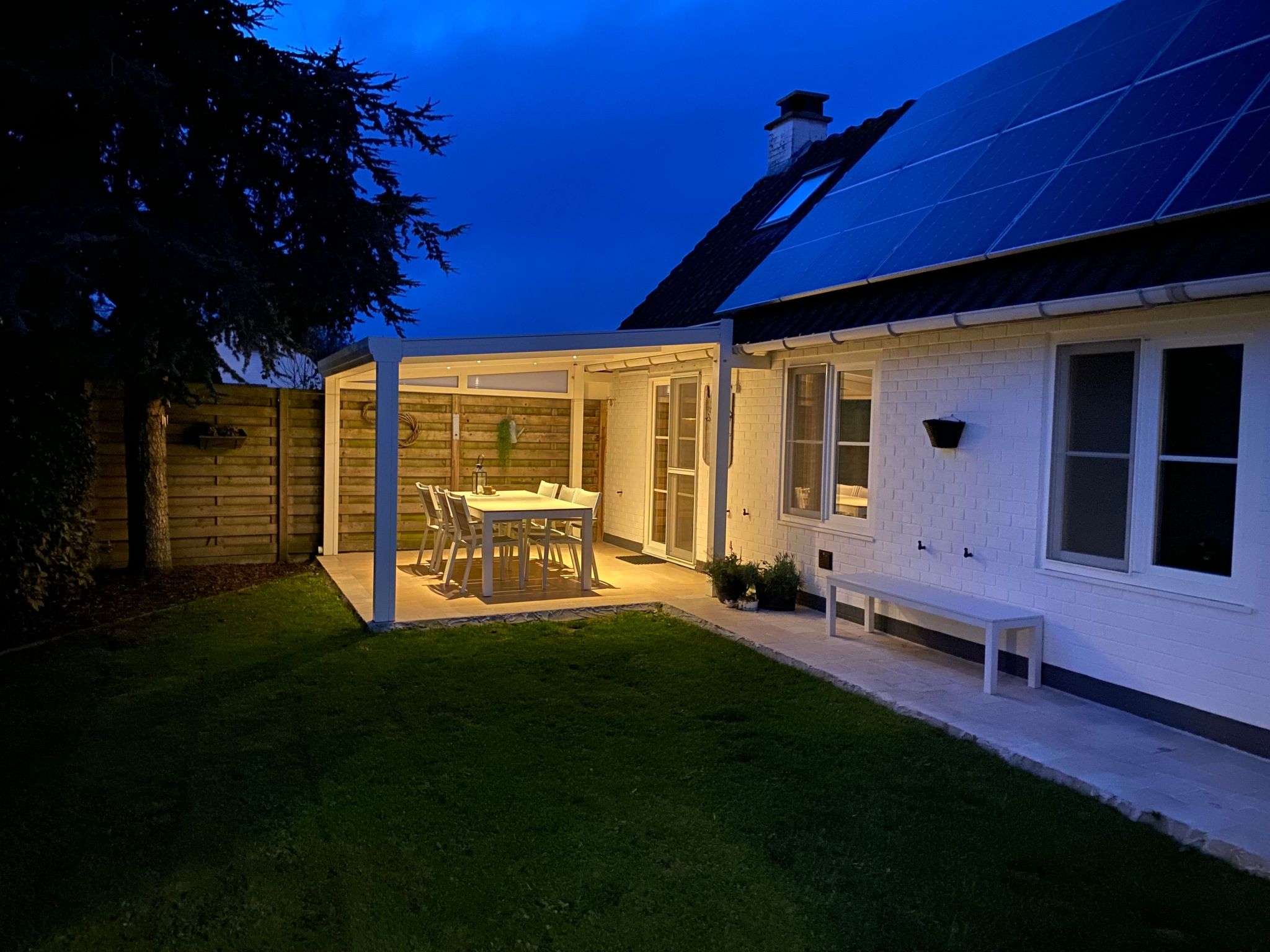 Zonneweelde bei Dünen und Wald-Inside