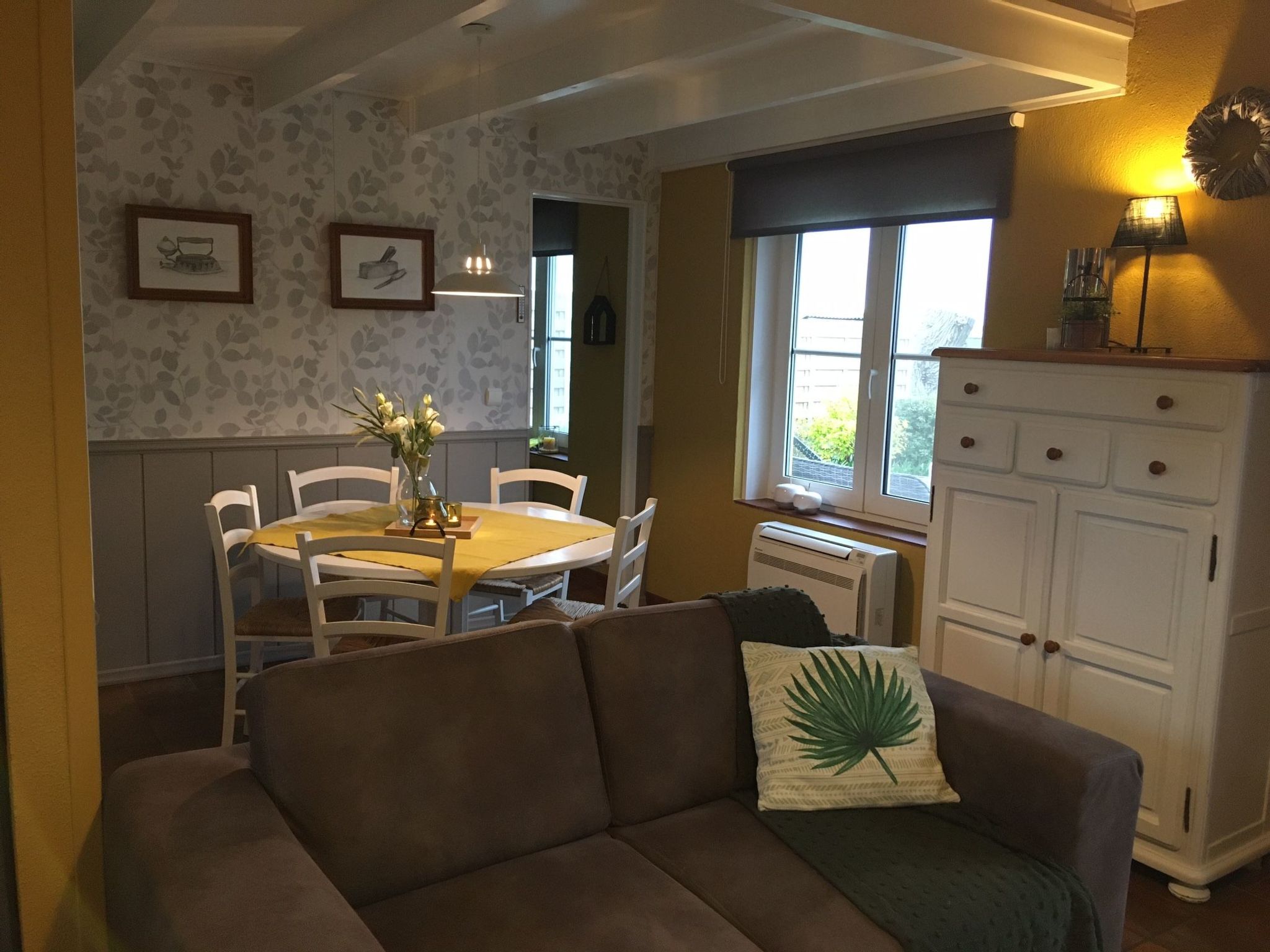 Windekind mit Blick auf die Felder-Inside