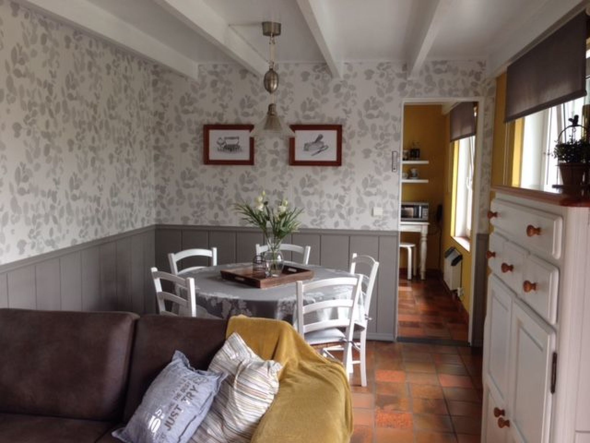 Windekind mit Blick auf die Felder-Inside