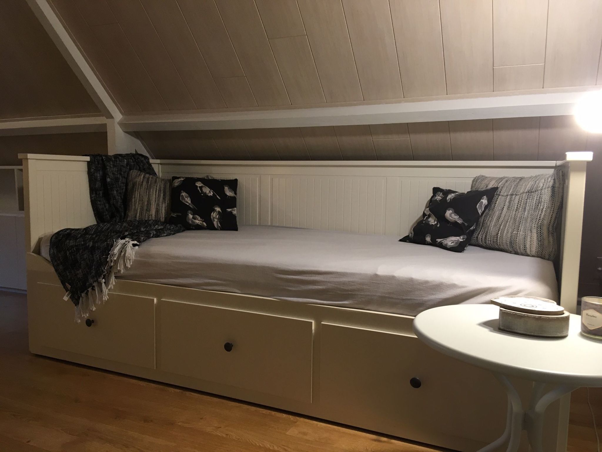 Windekind mit Blick auf die Felder