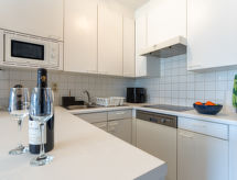 Op 300 m van zee: 4-persoons appartement met balkon in De Panne - thumbnail 5