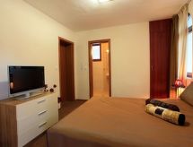 Ruime vakantiewoning met whirlpool, tuin & sauna in Pamporovo - thumbnail 6