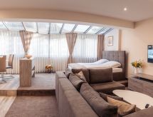 Stijlvolle Business Suite met glasdak in centrum Plovdiv - thumbnail 2